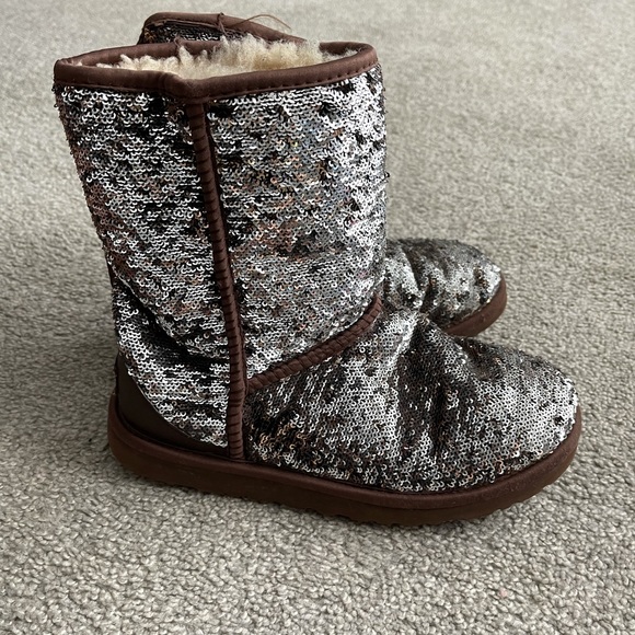 Reversible Cheetah Sequin UGGs - Picture 4 of 6